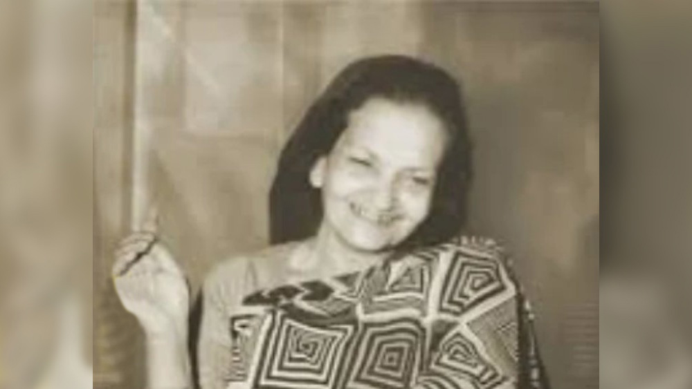 জীবনভর স্বীকৃতিও কম পাননি। পাকিস্তান-আফগানিস্তান বা রাশিয়া গিয়েছেন ভারতের সাংস্কৃতিক দূত হিসেবে। পদ্ম সম্মান ও সঙ্গীত নাটক অ্যাকাডেমি পুরস্কারেও ভূষিত। কিন্তু বিভিন্ন সময় একের পর এক ধাক্কা এবং একাকিত্ব ক্রমশই তাঁকে ঠেলে দেয় বিভিন্ন নেশার মধ্যে দিয়ে নিজের চেতনাকে আচ্ছন্ন করে রাখার দিকে। 