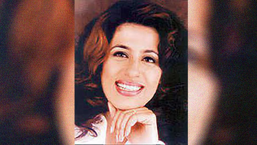 জেসিকা লাল ছিলেন দিল্লির একজন উঠতি মডেল। রাত ২টোর সময় একটি পার্টিতে তিনি উপস্থিত ছিলেন এবং সেখানেই নির্মম ভাবে তাঁকে হত্যা করা হয়। ঘটনায় মনু শর্মা নামে জনৈক এক ব্যবসায়ীকে গ্রেফতার করা হয়। জানা যায়, ওই পার্টিতে জেসিকা তাঁকে পানীয় পরিবেশন করতে অস্বীকার করেন। এরপরই মনু তাঁকে লক্ষ্য করে গুলি চালান।   