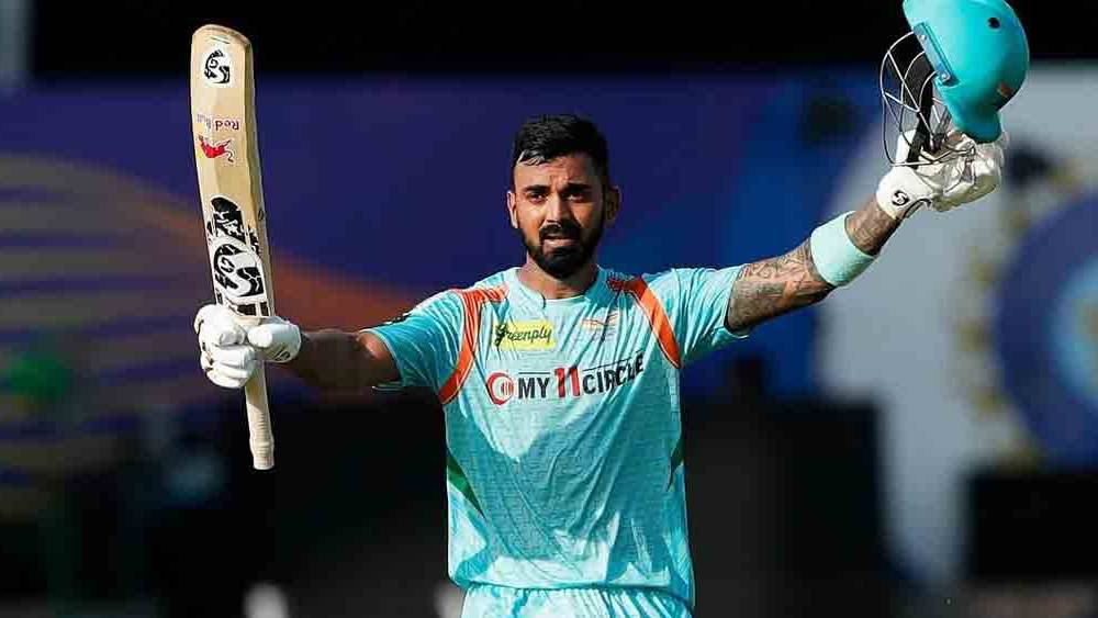 চারের তালিকায় অবশ্য বাটলার ছাড়া বাকি চার জনই ভারতীয়। তিন নম্বরে রয়েছেন লোকেশ রাহুল। লখনউ সুপার জায়ান্টসের অধিনায়ক ৩৩টি চার মেরেছেন।