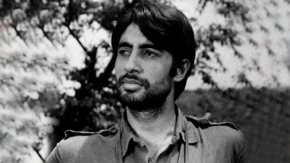 ১৯৬৯ সাল থেকে অভিনয় জগতে পা রাখার পর থেকে কখনও থেমে থাকেননি ‘বিগ বি’।