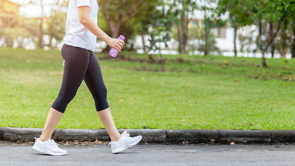 আথ্র্রাইটিসের ব্যথায় সব ব্যায়াম বারণ হয়ে গেলেও হাঁটা কিন্তু বন্ধ হয় না৷ 