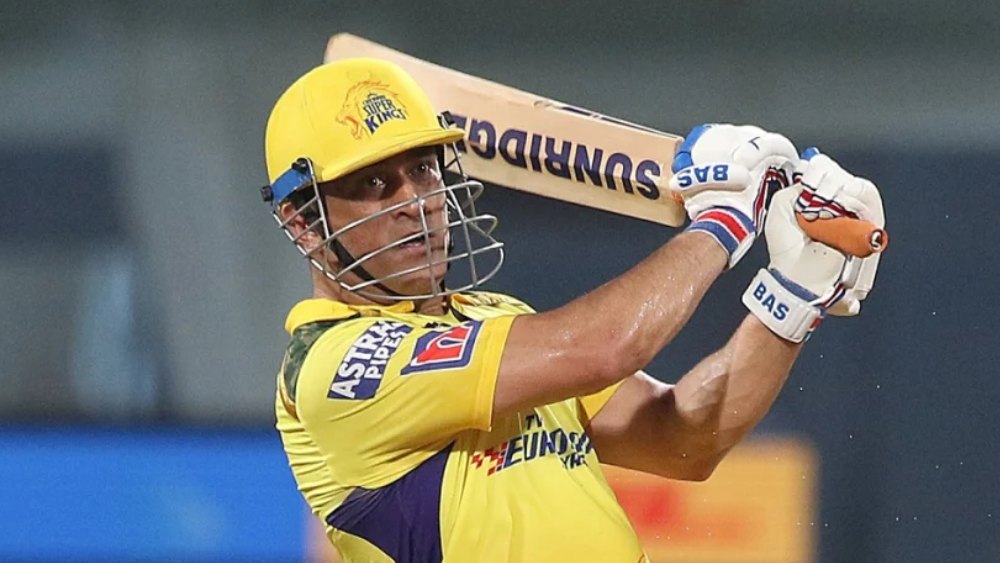 চেন্নাই সুপার কিংস-মুম্বই ইন্ডিয়ান্স ম্যাচে জয়ের জন্য শেষ ওভারে রবীন্দ্র জাডেজার দলের দরকার ছিল ১৭ রান। প্রথম বলেই ডোয়েন প্রিটোরিয়াসকে আউট করেন জয়দেব উনাদকট।