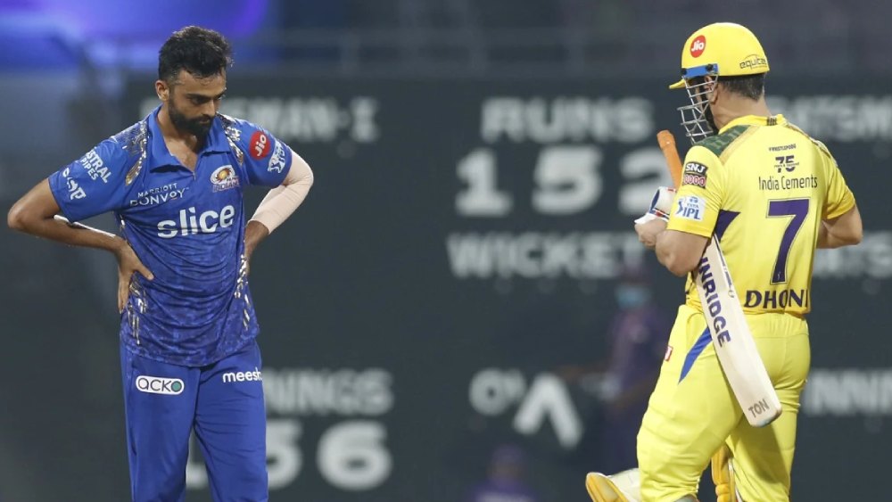 শেষ চার বলে দরকার ছিল ১৬ রান। তৃতীয় ও চতুর্থ বলে যথাক্রমে ছয় এবং চার মারেন মহেন্দ্র সিংহ ধোনি। পঞ্চম বলে দু’রান নেন। শেষ বলে ৪ মেরে চেন্নাইকে জয় এনে দেন ধোনি।