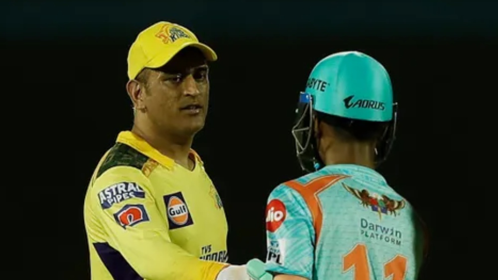 প্রথম বলেই ছয় মারেন আয়ুষ বাদোনি। এর পর দু’টি ওয়াইড করেন শিবম। ওভারের শেষ তিন বলে লখনউয়ের আরেক ব্যাটার এভিন লুইস ১৪ রান নেন। এক ওভারে ২৫ রান দিয়ে লখনউয়ের জয় নিশ্চিত করে দেন শিবম।