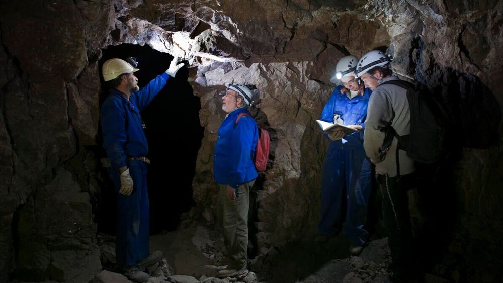 ১৯৯৯ সালে দক্ষিণ স্পেনের একটি পরিত্যক্ত খনির ভিতরে আবিষ্কৃত হয় ‘পালপি জিয়োড’। ‘পালপি জিয়োড’ বিশ্বের সব চেয়ে বড় স্ফটিক গুহা। 