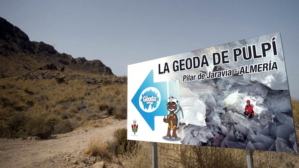 এই গুহা রক্ষণাবেক্ষণের জন্য মোট ৪ কোটি ১১ লক্ষ টাকার অনুদান দেওয়া হয়েছিল সরকারের তরফে। কার্বন এবং আর্দ্রতার হাত থেকে এই স্ফটিকগুলিকে রক্ষা করার উদ্দেশেই এই রক্ষণাবেক্ষণের কাজ শুরু হয়।