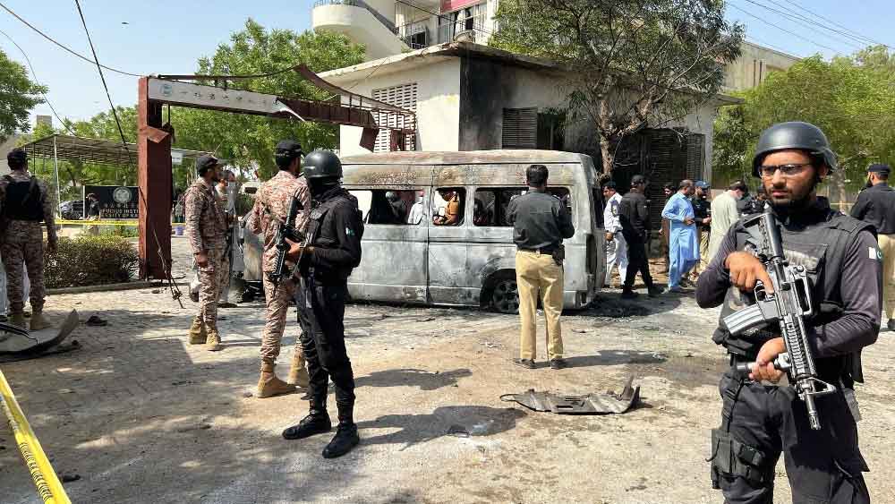 পাকিস্তানে করাচি বিশ্ববিদ্যালয়ে গাড়িতে বিস্ফোরণ,  ৩ বিদেশি-সহ নিহত অন্তত ৪