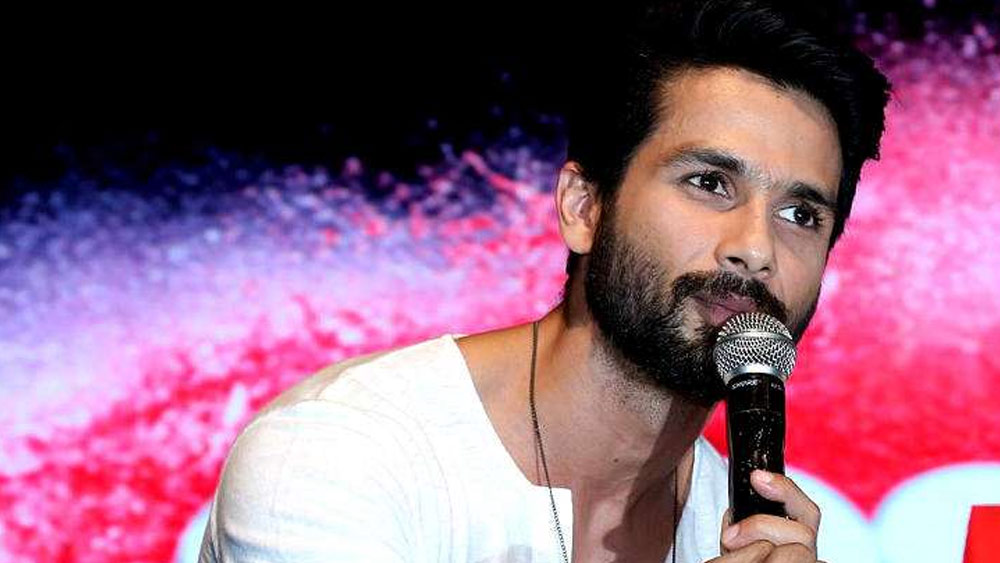 তবে তাঁর হতাশগ্রস্ত হয়ে পড়ার পেছনে কারণ ছিল ভিন্ন। প্রায় ১১ বছর পর এক সাক্ষাৎকারে তিনি ওই ভাবে সিনেমা হল ছেড়ে বেরিয়ে যাওয়ার কারণ জানিয়েছিলেন।