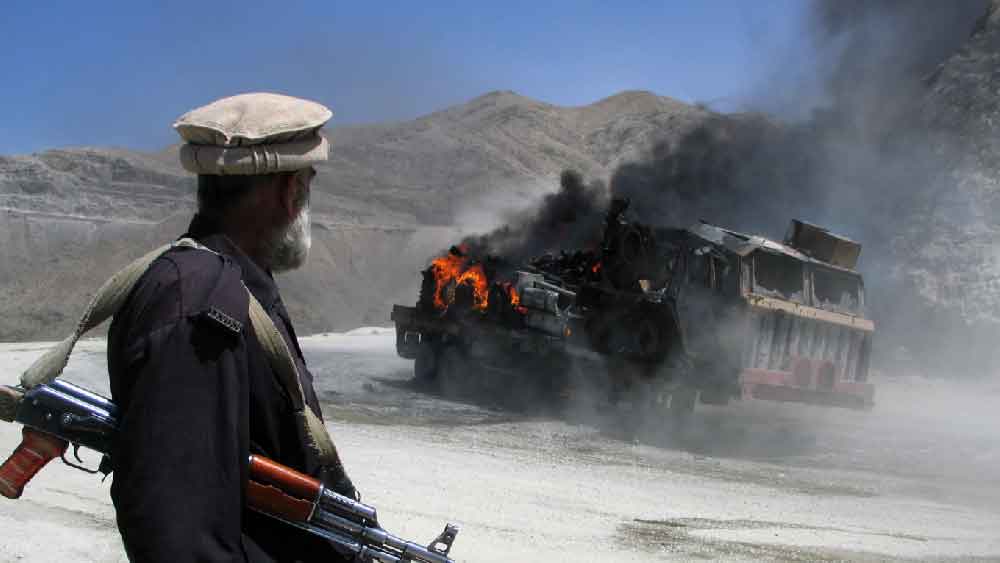 বিএলএ মুখপাত্র জিয়ান্দ বালোচ বলেন, “বালুচিস্তানে চিনের প্রত্যক্ষ এবং অপ্রত্যক্ষ কোনও উপস্থিতিই সহ্য করব না আমরা। বালুচিস্তান থেকে দূরে থাকার জন্য বার বার সতর্ক হয়েছিল চিনকে।”