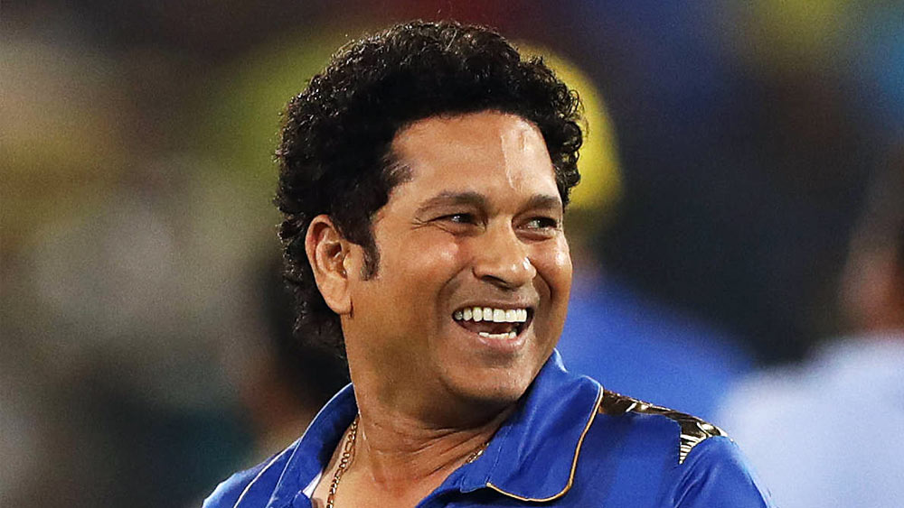 এমন কয়েক জন তারকা আছেন, যাঁদের জন্য ভারতকে আলাদা ভাবে ঈর্ষা করে কোনও কোনও দেশ। তাঁদের মধ্যে রয়েছেন সচিন তেন্ডুলকর। টুইটারে তাঁর অনুগামীর সংখ্যাও সে কথাই বলে। অঙ্কটি ৩ কোটি ৭২ লক্ষ। 