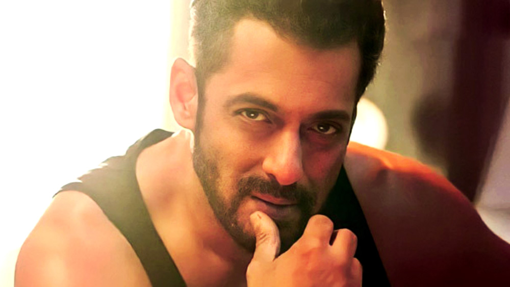 ৪ কোটির বেশি অনুগামী রয়েছে বলিউডের ‘ভাইজান’-এরও। টুইটারে অভিনেতা, শিল্পী তো বটেই, সঙ্গে মানবদরদী বলেও পরিচয় দেন সলমন খান। 