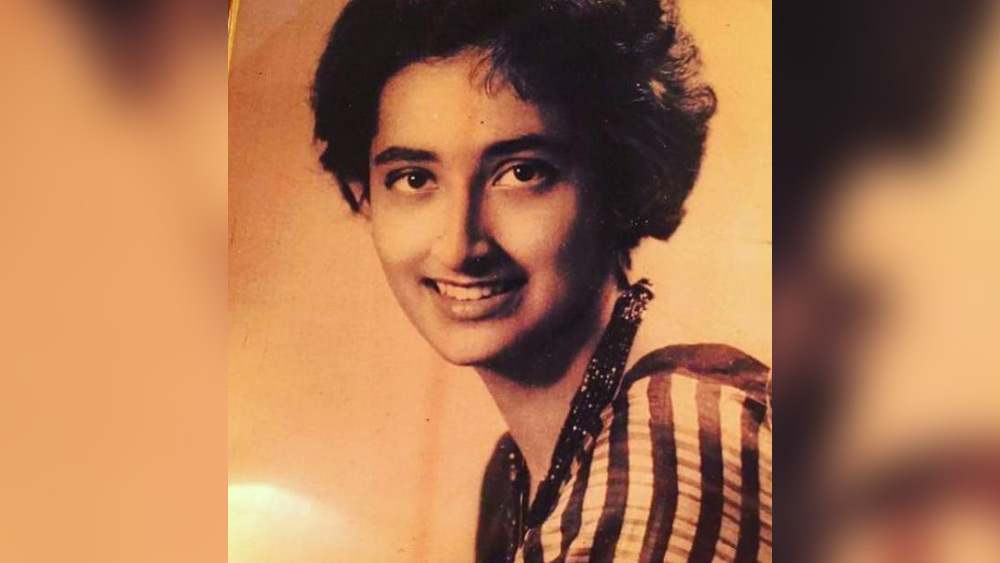 বাঙালি পরিবারে জন্ম। পড়াশোনায় ছোট থেকেই চৌখস করুণা। ভোপালের সর্দার পটেল বিদ্যালয়ের পর দিল্লির সেন্ট স্টিফেন্স কলেজ। অর্থনীতিতে স্নাতক হওয়ার পর ভাবলেন সাংবাদিক হবেন। করলেনও কিছু দিন সাংবাদিকতা। কিন্তু এই পেশায় থাকতেই থাকতেই নিত্যদিনের অভিজ্ঞতা তাঁকে টেনে নিয়ে গেল আইনের দরবারে। 