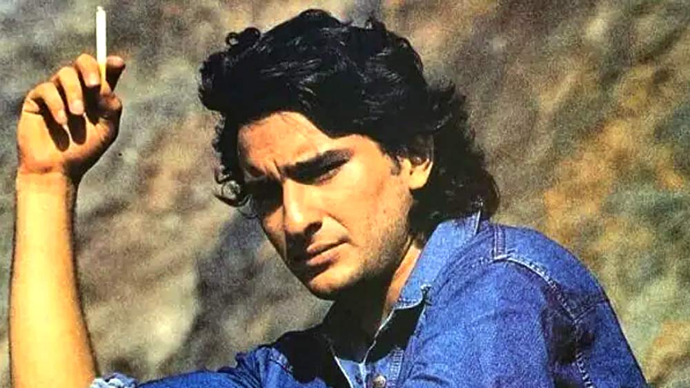 নবাব পুত্রের মেজাজটাই আসল রাজা। সইফ আলি খানের প্রতি মুহূর্তের সঙ্গী ধূমপান। এক সাক্ষাৎকারে মা শর্মিলা ঠাকুর বলেছিলেন, “সইফের সিগারেট খাওয়ার নেশা ওকে হাসপাতালে নিয়ে গিয়েছিল। শরীর খারাপ হলেও ও সিগারেট ছাড়তে পারে না।”