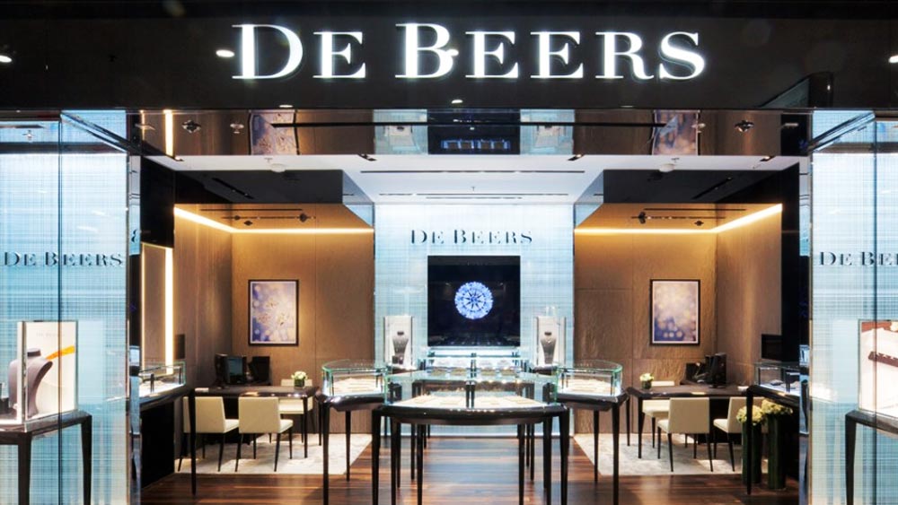 হিরেটির নামে ‘ডি বিয়ার্স’ অংশটি এসেছে উত্তোলক সংস্থা ডি বিয়ার্সের থেকে। হিরেটি কাটা ও পালিশ করার দায়িত্ব ডায়াকোর নামক অপর একটি সংস্থার সঙ্গে যৌথ ভাবে পালন করেছে ডি বিয়ার্স। হিরেটি কাটা হয়েছে স্টেপ কাট শৈলীতে। সাধারণত সাদা হিরে এই পদ্ধতিতে কাটা হয়।