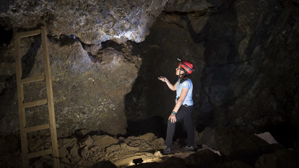 জিয়োড’ শব্দটির অর্থ বড় বড় পাথরের মধ্যে অবস্থিত গহ্বর, যা স্ফটিক দিয়ে পূর্ণ থাকে।