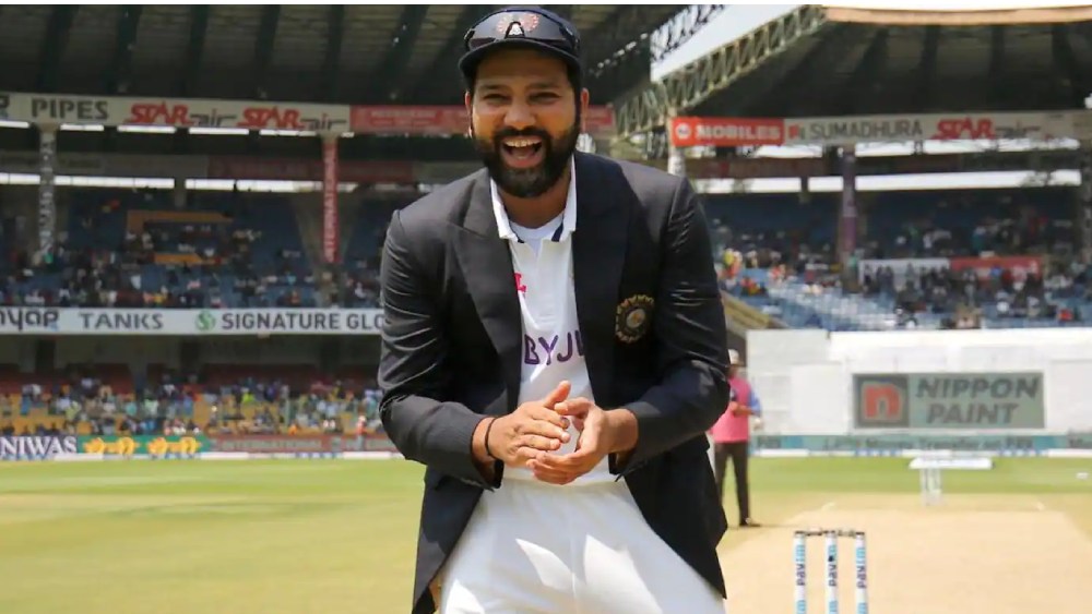 ৩৫ বছর পূর্ণ করলেন ভারতীয় ক্রিকেট দলের অধিনায়ক রোহিত শর্মা। ২০০৭ সাল থেকে সাড়ে তিনশোর বেশি আন্তর্জাতিক ম্যাচ খেলার পর পূর্ণ নেতৃত্বের দায়িত্ব পেয়েছেন রোহিত।