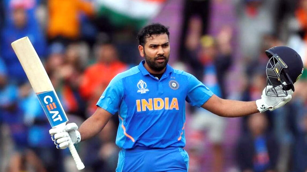 আন্তর্জাতিক ক্রিকেটে আক্রমণাত্মক ব্যাটার হিসেবে পরিচিত রোহিত। তিনিই বিশ্বের এক মাত্র ব্যাটার যাঁর এক দিনের ক্রিকেটে তিনটি দ্বিশতরানের ইনিংস রয়েছে। টি-টোয়েন্টি আন্তর্জাতিকে তিনিই বিশ্বের সর্বোচ্চ রান সংগ্রাহক।