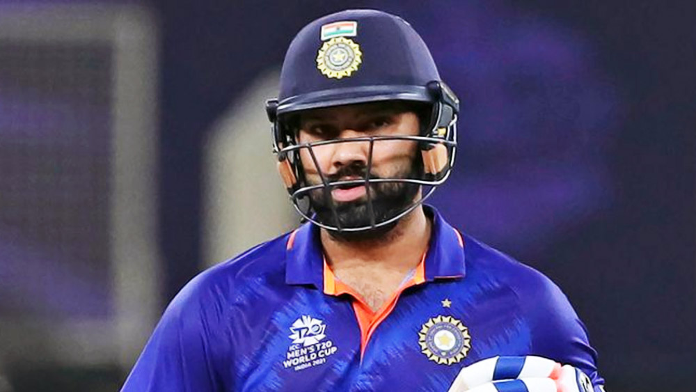 টি-টোয়েন্টি ক্রিকেটে রোহিত শর্মা জাতীয় দলকে নেতৃত্ব দিয়েছেন ২৮টি ম্যাচে। তার মধ্যে ২৪টি ম্যাচেই জয় পেয়েছে ভারত। সাফল্যের হার ৮৫.৭১ শতাংশ। ওয়েস্ট ইন্ডিজ এবং শ্রীলঙ্কার বিরদ্ধে ৩-০ ব্যবধানে টি-টোয়েন্টি সিরিজ জয়ের কৃতিত্ব রয়েছে অধিনায়ক রোহিতের।