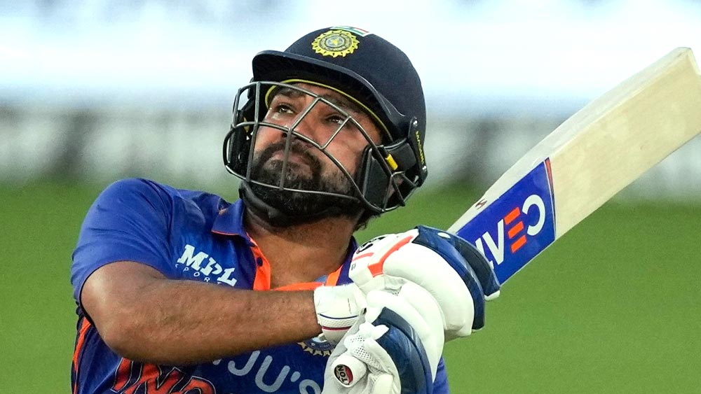 এক দিনের ক্রিকেটে তিনি জাতীয় দলকে নেতৃত্ব দিয়েছেন ১৩টি ম্যাচে। তার মধ্যে ১১টি ম্যাচেই জয় পেয়েছে ভারত। এক দিনের ক্রিকেটে অধিনায়ক রোহিতের সাফল্য ৮৪.৬১ শতাংশ।