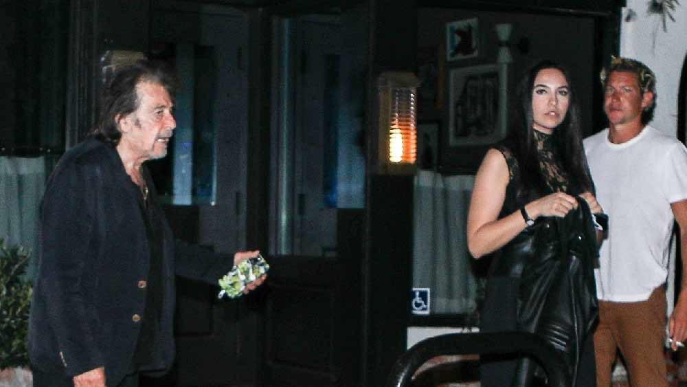 আলের জন্মদিনে তিনি এবং নূর দু’জনেই সেজে এসেছিলেন কালো পোশাকে।