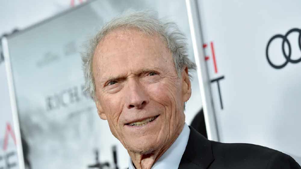 তবে ক্লিন্টের সঙ্গে প্রেমের প্রসঙ্গকে বারবার গুজব বলেই উড়িয়ে দিয়েছেন নূর। নূরের দাবি ছিল, তাঁরা কেবল পরিবারসূত্রে ভাল বন্ধু ছিলেন।