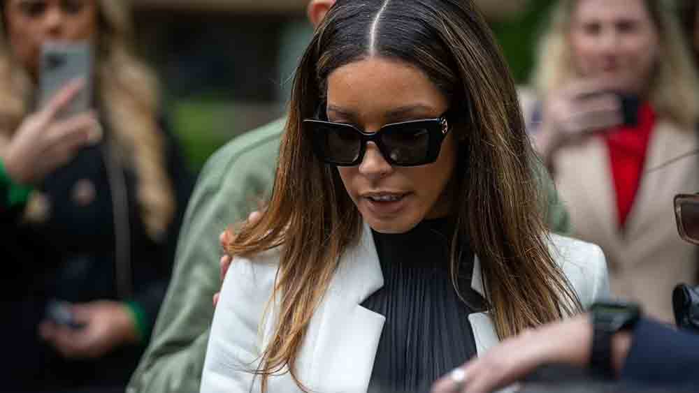 আফ্রিকার সাও টোমে এবং প্রিন্সিপ দ্বীপে জন্ম লিলিয়ানের। তাঁর বাবা ভিক্টর মন্টেইরো ছিলেন রিপাব্লিকের স্বরাষ্ট্রমন্ত্রী। ২০১৪ সাল পর্যন্ত ক্ষমতায় ছিলেন তিনি।