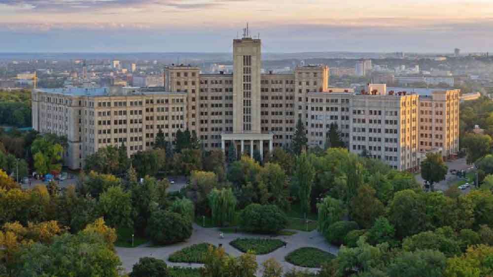 মেজর তারাবালকার বাবা-মা এখনও জীবিত। তাঁর স্ত্রীর নাম ওলেনিয়া। আট বছরের ছেলে ইয়ারিক। খারকিভ ন্যাশনাল ইউনিভার্সিটিতে পড়াশোনা করেছেন তারাবালকা।