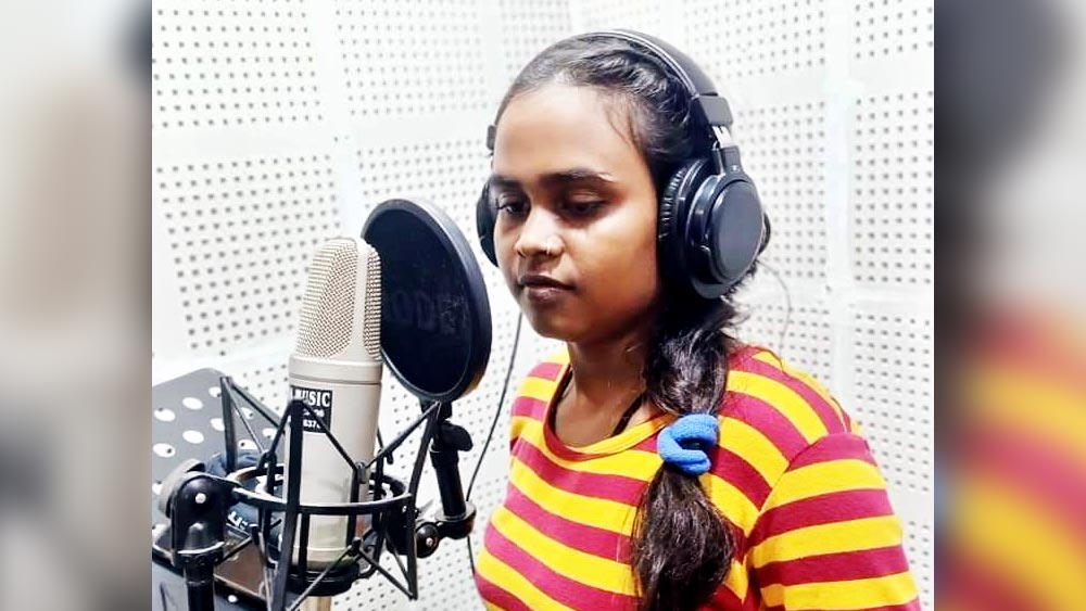 শিল্পীর উত্তর, আদালতে মামলা করেছেন তিনি। সত্যতা যাচাই না করে নাকি তিনি কোনও ব্যক্তিকে কাঠগড়ায় তিনি দাঁড় করাবেন না।