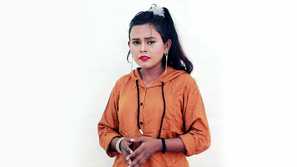 বর্তমানে ভোজপুরি সিনেমা জগতে শিল্পী পরিচিত নাম। বহু মিউজিক ভিডিয়ো প্রস্তুতকারী সংস্থার সঙ্গে জোট বেঁধে তিনি অনেক গান গেয়েছেন।