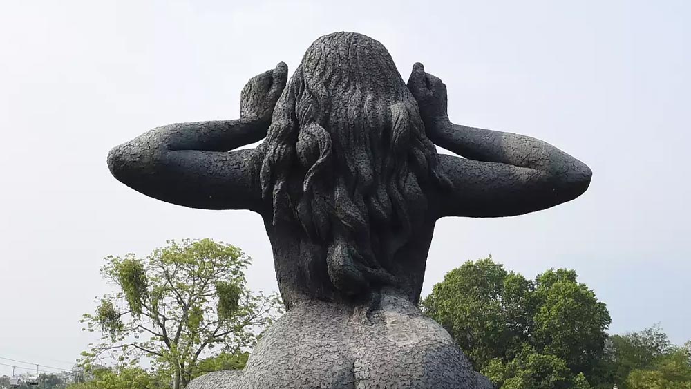 মডেলদের মধ্যে প্রধান ছিলেন নাফিসা। বছর দুই আগে মূর্তির সুবর্ণজয়ন্তী উপলক্ষে তাঁর সঙ্গে দেখা করতে গিয়েছিলেন শিল্পী।