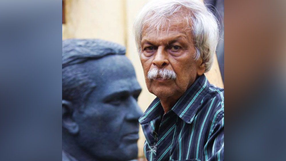  বৃদ্ধ ভাস্কর জানান নগ্নতাকে নিয়ে ছুঁতমার্গ তাঁর বোকামো মনে হয়। তাঁর কথায়, ‘‘মন্দিরে দেওয়াল থেকে মহিলা ভাস্কর্যকে বার করে আনার প্রথম সাহসী প্রয়াস হল এই যক্ষী মূর্তি। এর আগে পর্যন্ত, মহিলা ভাস্কর্য কেবল শোভা পেত মন্দিরের দেওয়ালে।’’