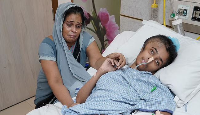 মা’য়ের সঙ্গে মনীষা 