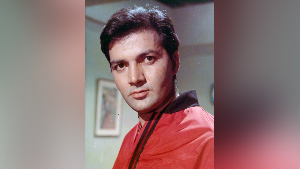 ১৯৩৫ সালে লাহৌরে জন্ম হয় তাঁর। কিন্তু দেশভাগের পর পরিবার-সহ তিনি ভারতে এসে সিমলায় থাকতে শুরু করেন। স্নাতকস্তরের পড়াশোনা শেষ করার পর তিনি মুম্বইয়ে আসেন। তার পরেই অভিনয়জগতে যাত্রা শুরু হয় প্রেম চোপড়ার।