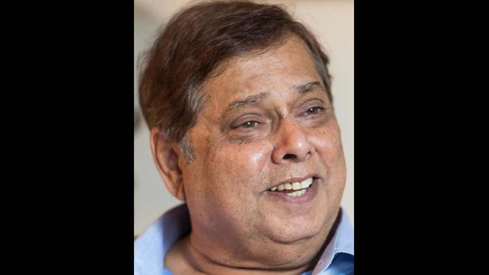 ছবিটি দেখার সময় এক অদ্ভুত ঘোরে হারিয়ে যান ডেভিড। পরিচালকের কাজ দেখে এক মুহূর্তের জন্যেও চোখের পলক ফেলতে পারেননি ডেভিড। ছবি শুরু হয়ে যাওয়ার কিছু ক্ষণ পরে দেখতে ঢুকেছিলেন বলে পরিচালকের নাম পরিচয় সম্পর্কে অজ্ঞাত ছিলেন ডেভিড।