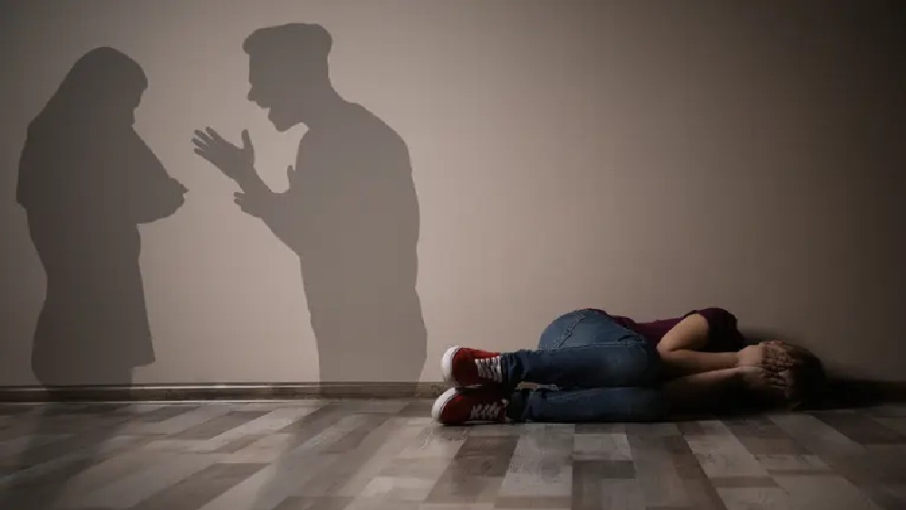 স্বামী-স্ত্রীর সম্পর্কের তিক্ততা সবচেয়ে বেশি প্রভাব পড়ে সন্তানের উপর। 