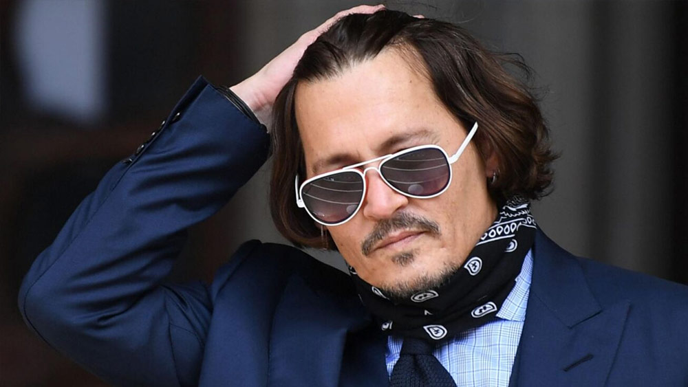 সংবাদ সংস্থার খবর, নিজের জয় উদ্‌যাপন করতে বন্ধুদের সঙ্গে লন্ডনের এক ভারতীয় খাবারের রেস্তরাঁয় গিয়েছিলেন জনি। সেখানে নৈশভোজ করতে ৪৬ লক্ষ টাকা খরচ করেন অভিনেতা।