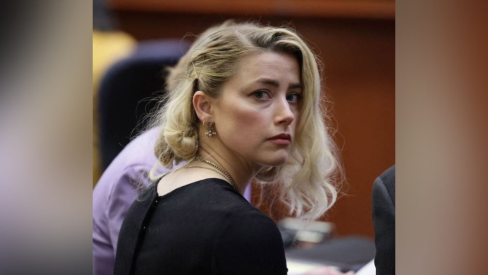 এখন ক্ষতিপূরণ দিতে গিয়েই ঘরবাড়ি পর্যন্ত বিক্রি করতে হচ্ছে তাঁকে। অনেকের প্রশ্ন, এই সিদ্ধান্ত নিয়ে কি নির্বুদ্ধিতার পরিচয় দিলেন অ্যাম্বার?