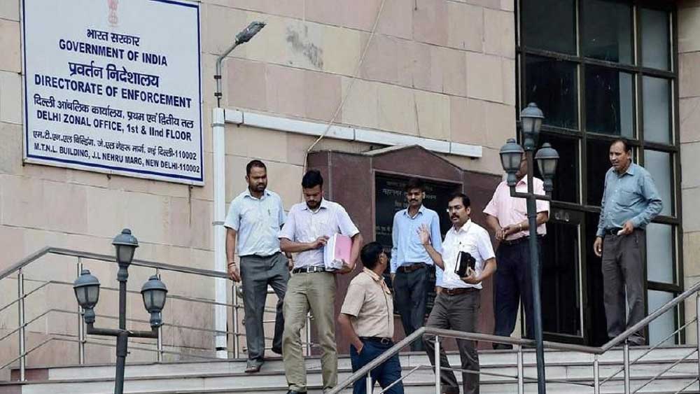 ইডির সদর দফতর দিল্লিতে। দিল্লির পর কলকাতা এবং বোম্বে (বর্তমানে মুম্বই)-তে এই সংস্থার শাখা তৈরি করা হয়। পরে শাখা খোলা হয় মাদ্রাজেও (বর্তমানে চেন্নাই)। বর্তমানে দেশের প্রায় সব বড় শহরেই এই কেন্দ্রীয় তদন্ত সংস্থার শাখা রয়েছে।