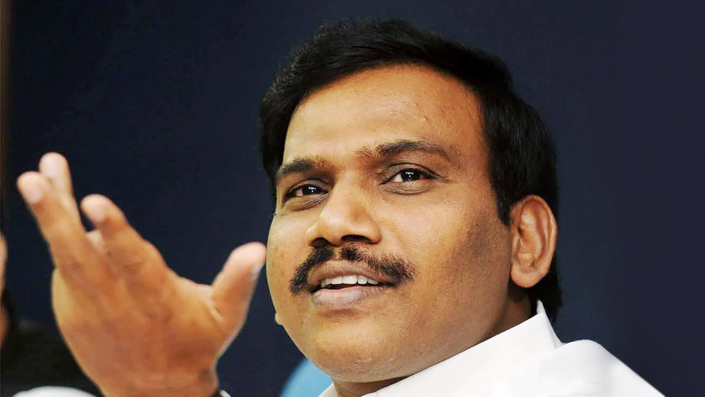 কিন্তু অর্থমন্ত্রকের তরফে জানানো হয়, প্রধানমন্ত্রীর দেওয়া কোনও নির্দেশই পালন করেননি টেলিকম মন্ত্রী। স্পেকট্রাম বিক্রির ঘোষণা প্রকাশ্যে আসার পর ৪৬টি সংস্থা থেকে মোট ৫৭৫টি আবেদনপত্র জমা পড়েছিল।