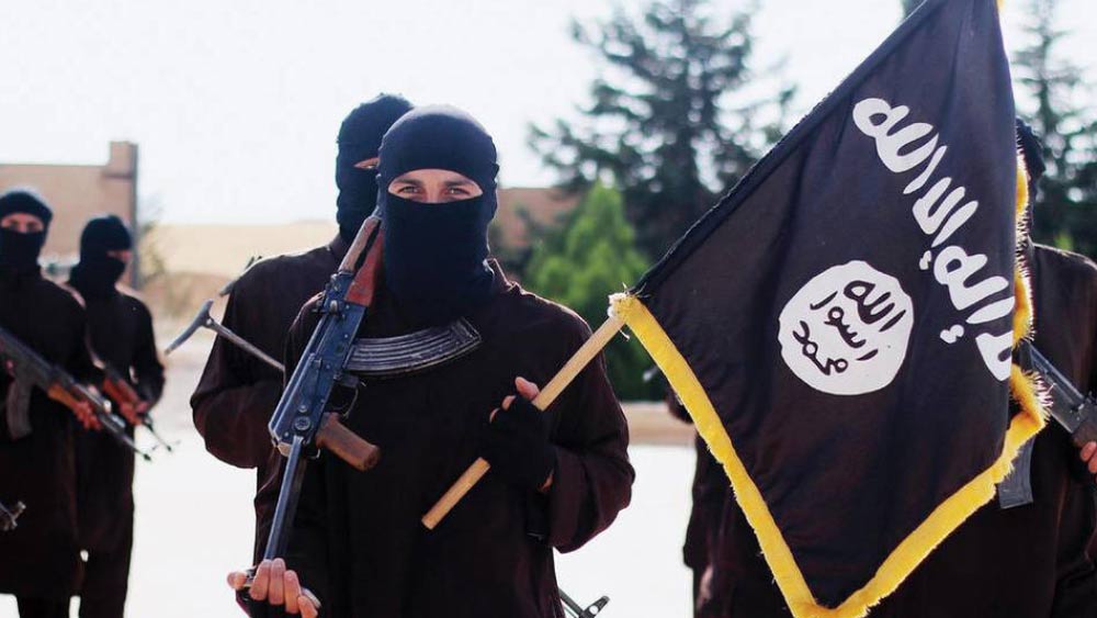 সেই সময়ে আল কায়দাকে কড়া চ্যালেঞ্জের মুখে ফেলে দেয় ইসলামিক স্টেট অর্থাৎ আইএসআইএসের মতো জঙ্গি সংগঠনের উত্থান।