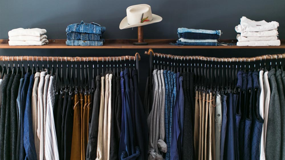 ফেডারেল রিজার্ভের প্রাক্তন চেয়ারম্যান অ্যালান গ্রিনস্প্যানের তত্ত্ব অনুযায়ী, আমেরিকায় অর্থনৈতিক মন্দা আসবে কি না, তা বোঝা যায় সে দেশের পুরুষদের অর্ন্তবাস কেনার অভ্যাস দেখে। অ্যালানের মতে সে দেশের পুরুষেরা যদি হঠাৎ করে অর্ন্তবাস কেনা উল্লেখযোগ্য ভাবে কমিয়ে দেন বা বন্ধ করে দেন তা হলে জানতে হবে যে, সে দেশে শীঘ্রই মন্দা আসতে চলেছে।