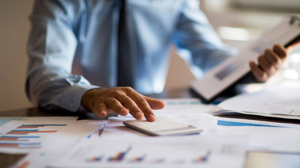 আমেরিকায় ২০০৮ এবং ২০২০ সালের আর্থিক সঙ্কটের সময়ও এই লক্ষণ দেখা গিয়েছিল বলেও তাঁর মত।