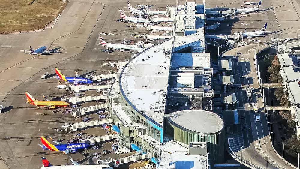 অস্টিনের পূর্বে বাস্ট্রপের কাছে বিমানবন্দর তৈরি করার চিন্তাভাবনা করলেও এখনও কোনও রকম চূড়ান্ত সিদ্ধান্ত নেওয়া হয়নি। 