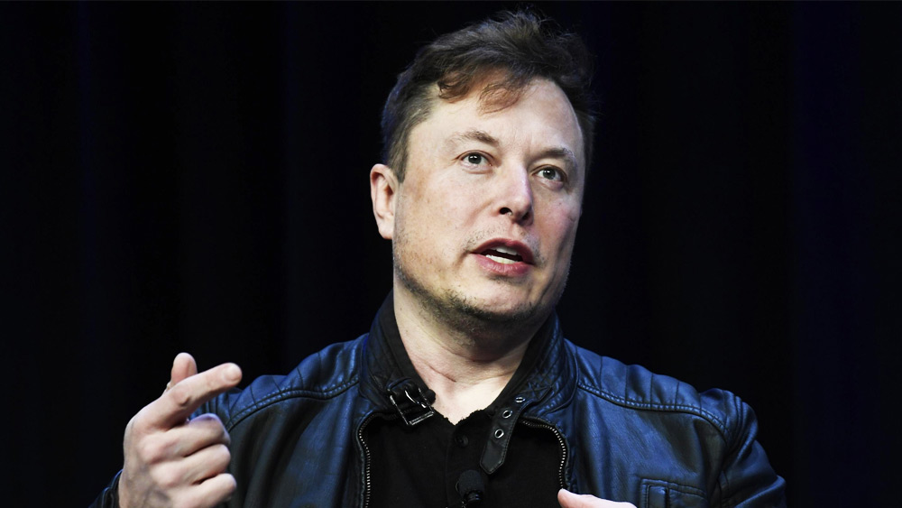 তবে, কোনও বিমানবন্দর তৈরি করার আগে ফেডেরাল বিমান চলাচল সংস্থা এবং পরিবেশ সুরক্ষা দফতরের কাছ থেকে অনুমতি নিতে হয়। অনুমতি নেওয়ার পরেই টেক্সাসের বুকে ইলনের ‘প্রাইভেট এয়ারপোর্ট’ তৈরি হবে।