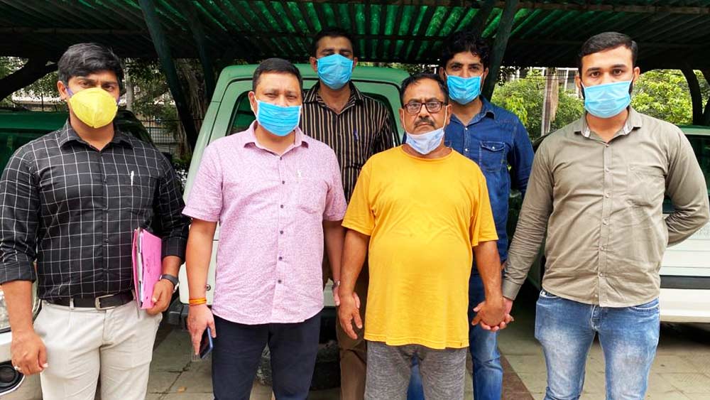 কিডনি পাচার-কাণ্ডের তদন্ত শুরু করলে ২০০৪ সালে দেবেন্দ্র গুরুগ্রাম পুলিশের হাতে ধরা পড়ে। সেই সময় দেবেন্দ্র ও তার দলের সদস্যরা টাকা রোজগারের জন্য আরও নৃশংস পথ বেছে নিয়েছিল।