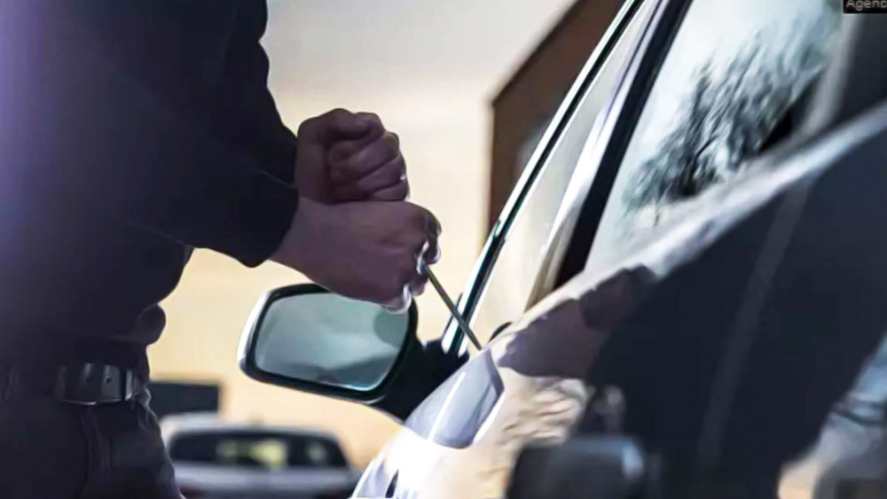 তারা খোঁজ পেয়েছিল, উত্তরপ্রদেশে ট্যাক্সি বিক্রি করে প্রচুর টাকা পাওয়া যায়। তাই ট্যাক্সিচালকদের অপহরণ করে প্রথমে দলের সদস্যরা তাঁদের খুন করত। পরে সেই ট্যাক্সিগুলি বিক্রি করে ট্যাক্সিপিছু ২০ হাজার থেকে ২৫ হাজার টাকা পেত তারা।