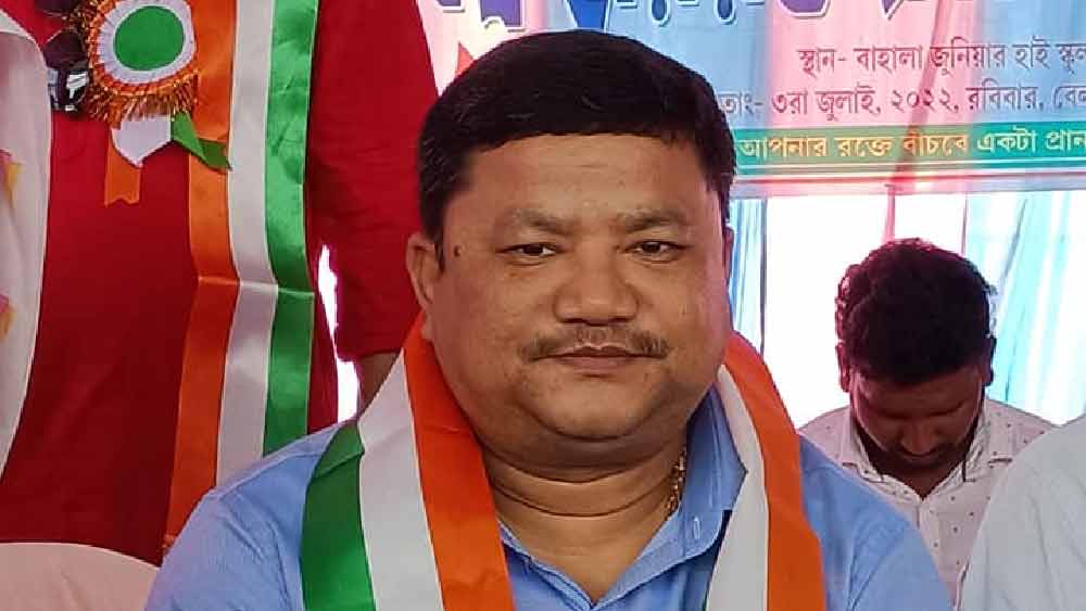 সত্যজিৎ বর্মণ: রাজ্যের মন্ত্রিসভায়  রদবদলের পর প্রতিমন্ত্রী হলেন সত্যজিৎ বর্মণ। চল্লিশের কোঠা পার করা তৃণমূল নেতা সত্যজিতের বাংলার রাজনীতিতে আগমন ২০০১ সালে। প্রথম জীবনে কংগ্রেসের সদস্য হলেও ২০১৩ সালের পঞ্চায়েত ভোটের পর তিনি তৃণমূলে যোগ দেন। ২০১৮ সালের পঞ্চায়েত নির্বাচনে রায়গঞ্জ ২ নম্বর ব্লক থেকে জিতে উত্তর কর্মাধ্যক্ষ হন বিশ্বজিৎ।