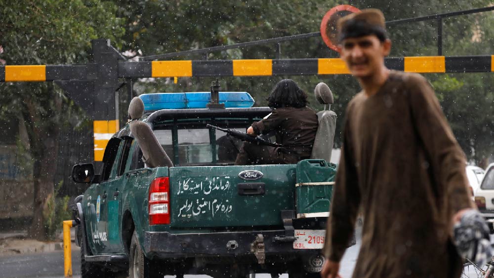 বাইডেন সরকারের এক কর্তা সংবাদ সংস্থা এএফপি-কে জানিয়েছেন, জওয়াহিরিকে হত্যা করার সময় তিনি কাবুলের একটি বাড়ির বারান্দায় দাঁড়িয়েছিলেন। ৩১ জুলাই সূর্যোদয়ের এক ঘণ্টা পরেই তাঁকে নিধন করে দু’টি হেলফায়ার ক্ষেপণাস্ত্র।