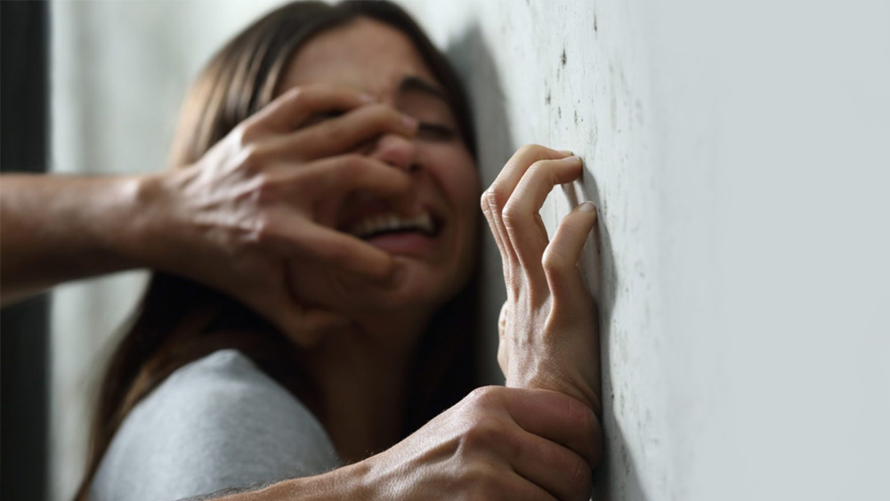 তবে, এত জন মহিলা নিজের ইচ্ছাতেই হারিয়ে যাবেন তা বিশ্বাসযোগ্য মনে হচ্ছিল না পুলিশের। কয়েক জন তাঁদের নিখোঁজ হওয়ার পিছনে বিয়ের পর শারীরিক ও মানসিক অত্যাচার সহ্য করতে না পারার কথাও বলেন।