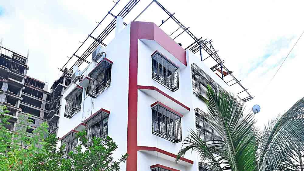 এ ছাড়া, কেন্দুয়া ও মাদুরদহ এলাকায় একটি করে ফ্ল্যাটের সন্ধান পেয়ে অর্পিতা-যোগ অনুসন্ধানে সেখানে তল্লাশি চালিয়েছেন ইডির আধিকারিকরা।